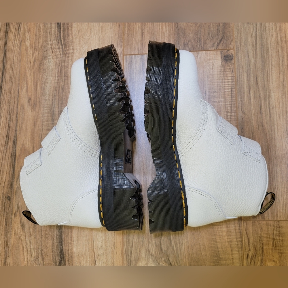 ❤️Dr. Martens, DEVON FLOWER BUCKLE LEATHER PLATFORM BOOTS,size US 7 - Picture 8 of 12